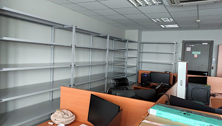 Установка архивно-складских стеллажей в офисном помещении (г.Минск)